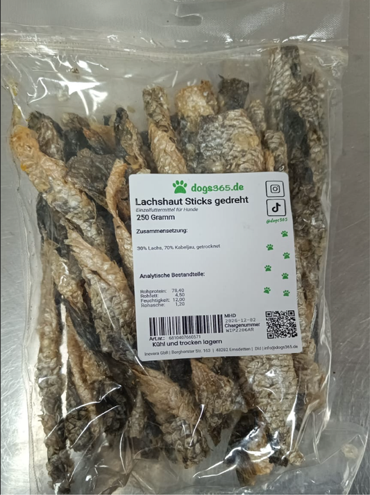 Lachs-Kabeljau haut Sticks gedreht